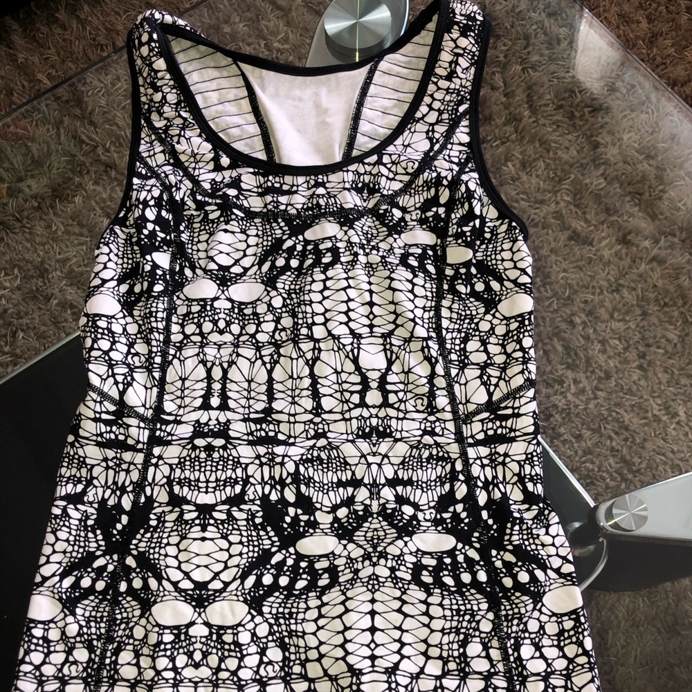 Lululemon tank